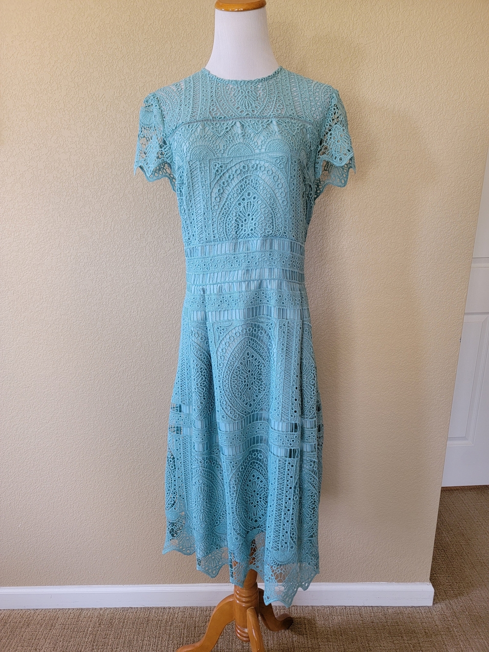 White House Black Market Crochet Dress In Agave, Size 14